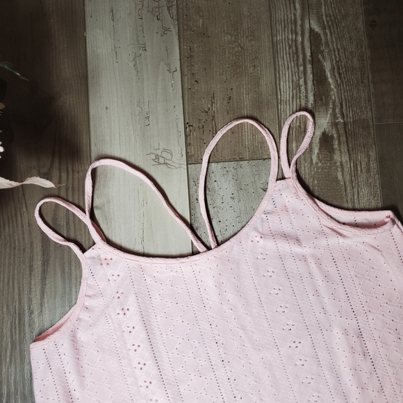 Eyelet Strappy Scoop-Neck Tank Top Light Pink Size Large - Picture 14 of 16